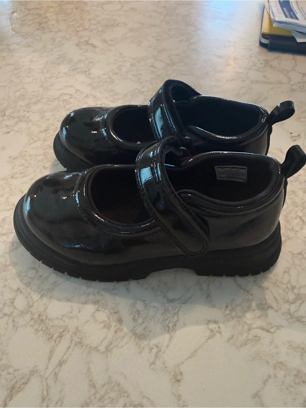 OshKosh B'gosh Girls Black Patent Mary Jane Dress Shoes